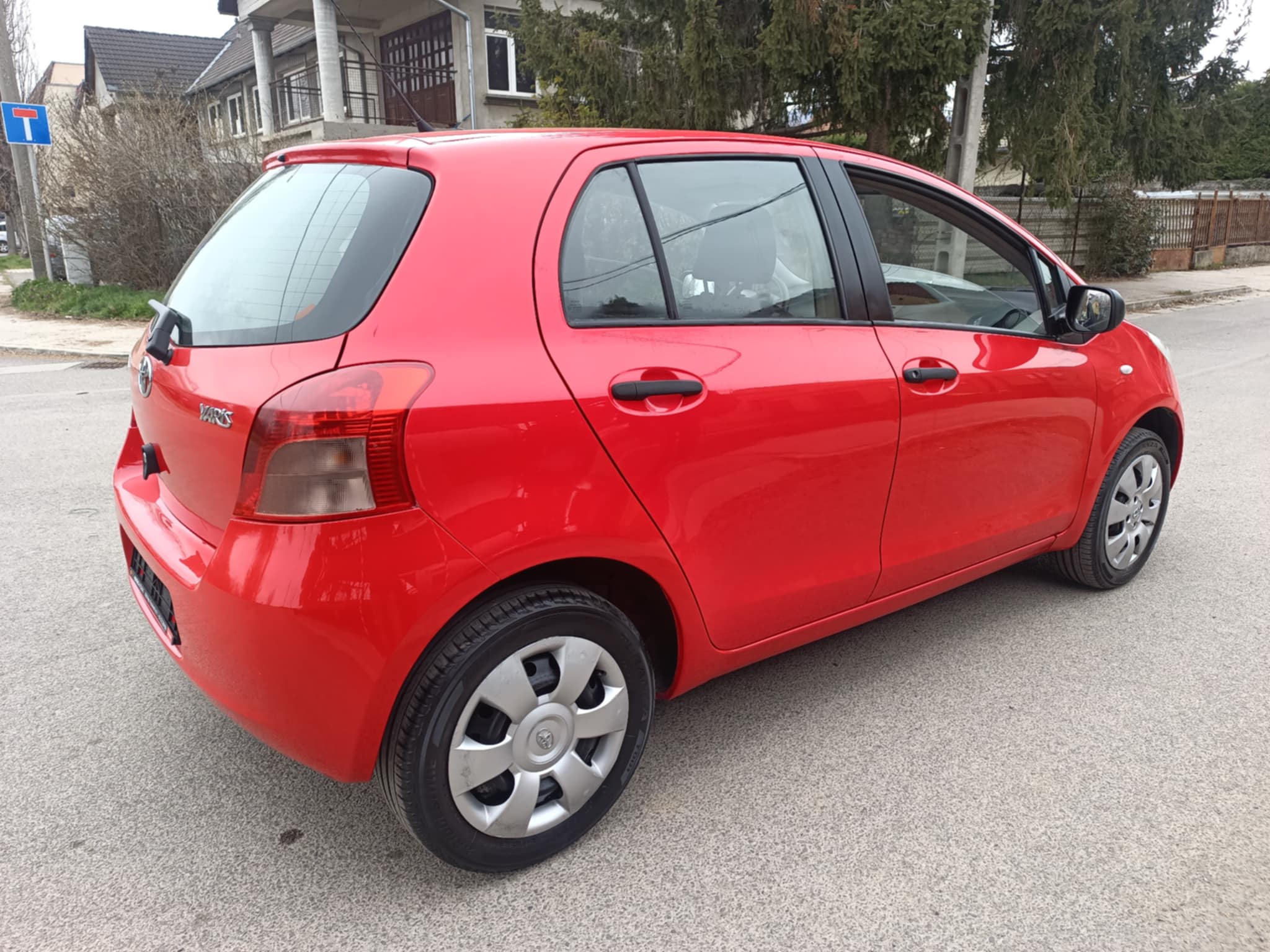 
								Toyota Yaris full									