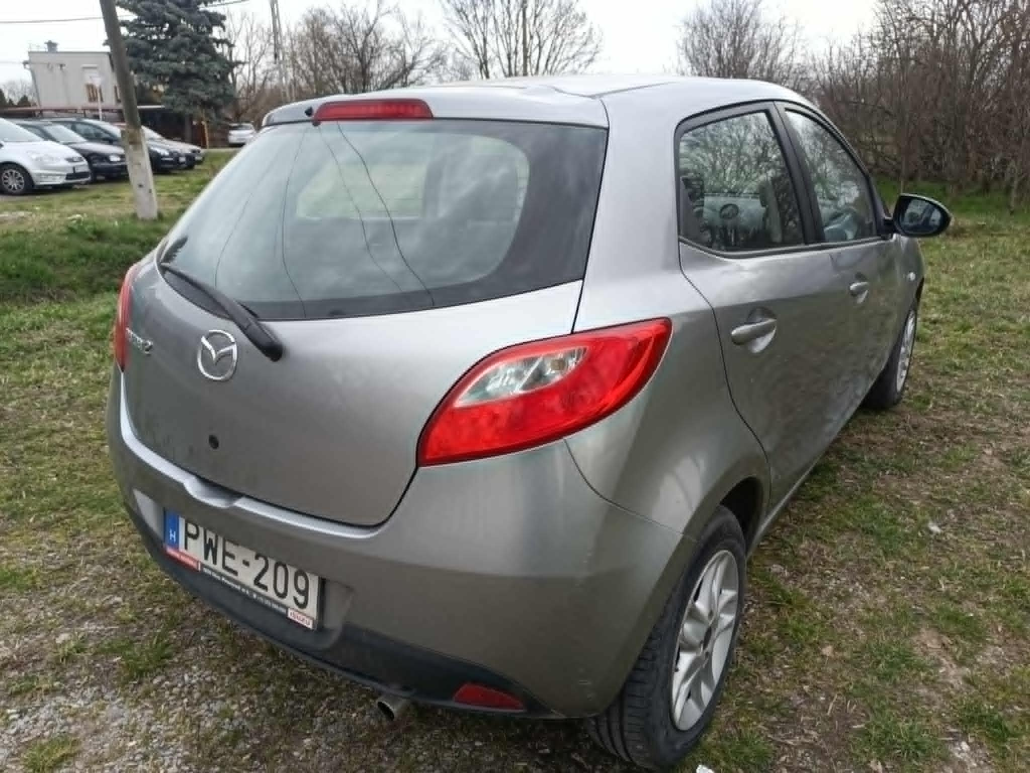 
								Mazda II full									