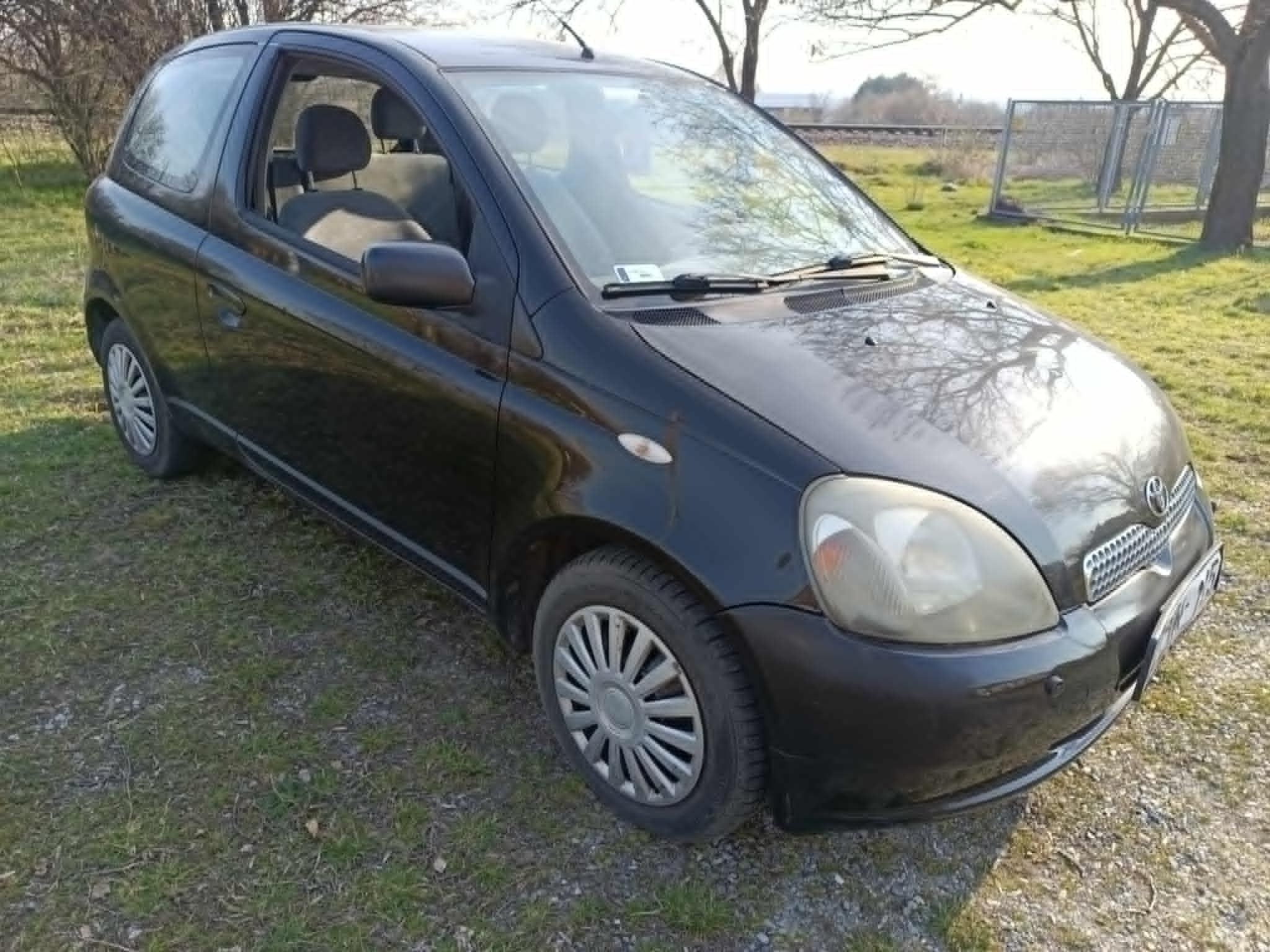 
								Toyota Yaris full									