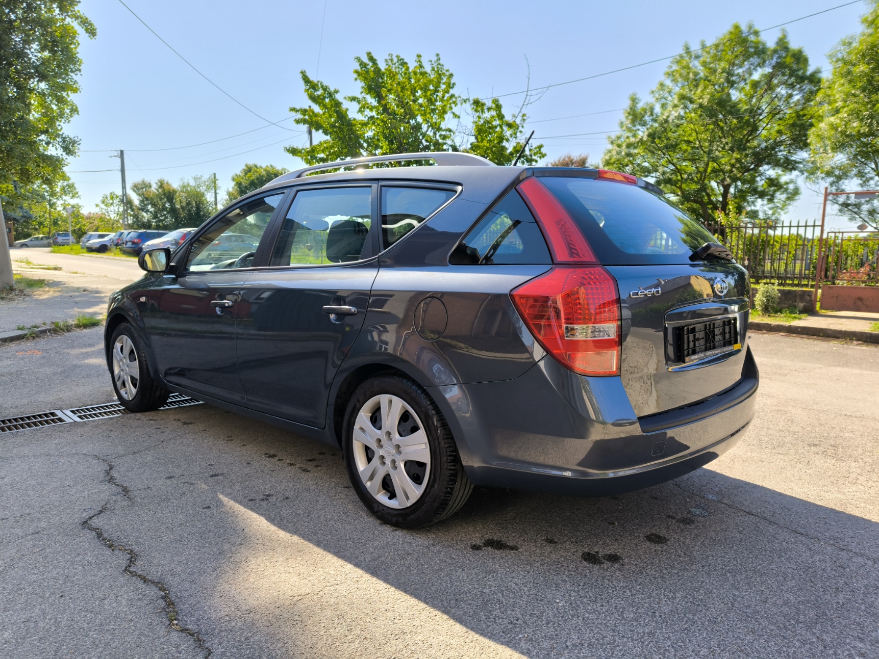 
								Kia Ceed 1.4 SW Cool Navigator full									