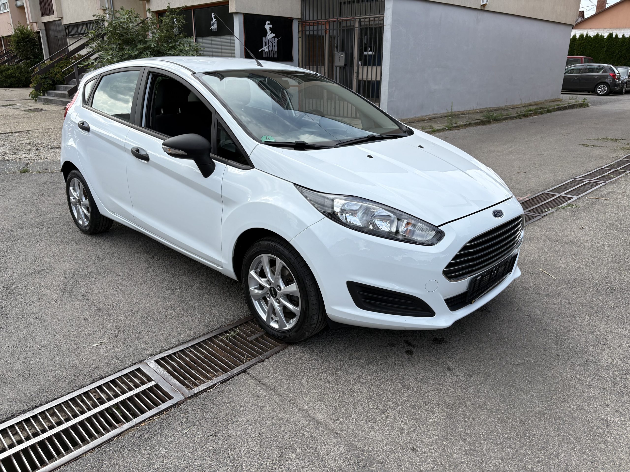 
								Ford Fiesta full									